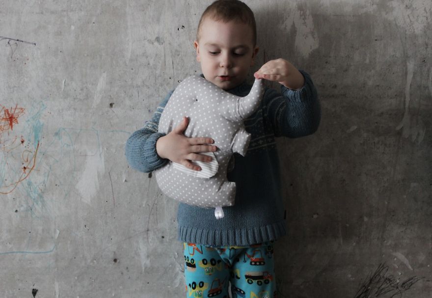 I Have Used Damaged Dining Room Wall To Make The Best Photo Background Ever