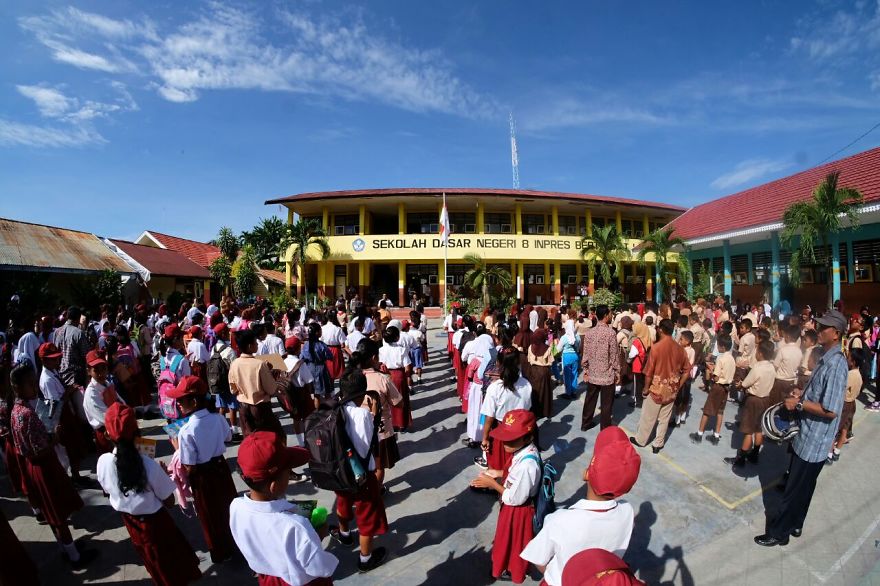 These Indonesian Students Amaze Us With Their Spirit, Proving How Amazing An Opportunity Can Be