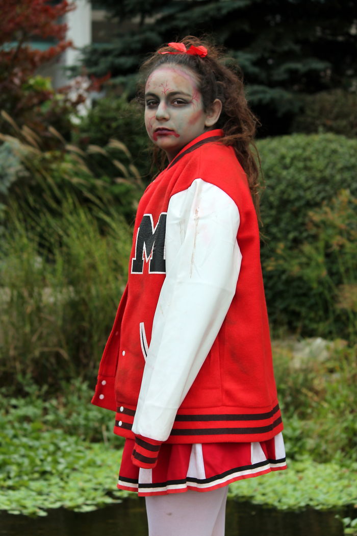 Zombie Cheerleader