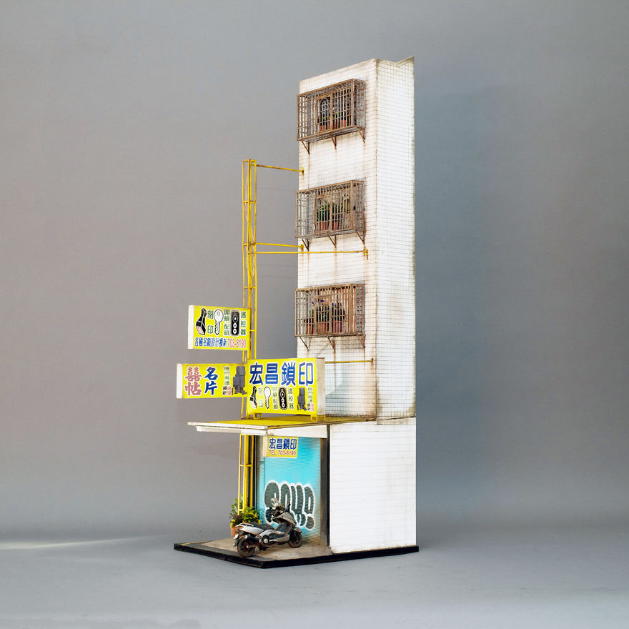 Urban Decay Miniature Sculptures Urban Decay Miniature Sculptures