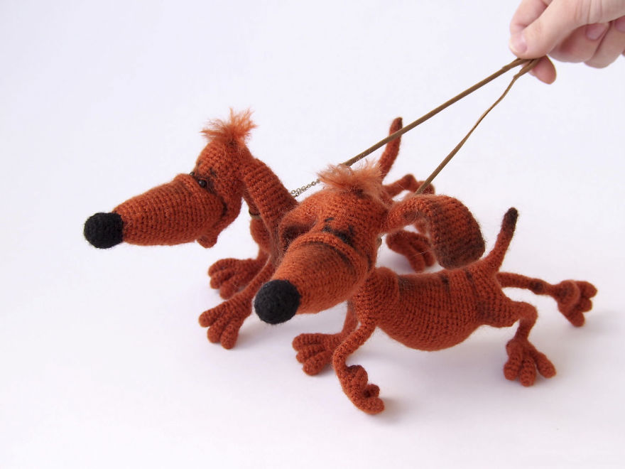 Russian Artist Knits One-Of-A-Kind Christmas Doggies