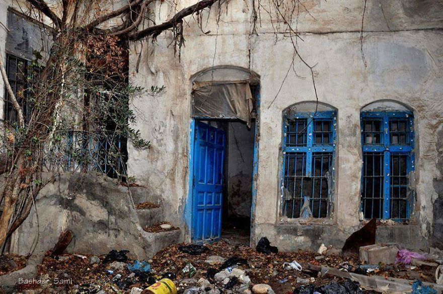 Photographer Captures Conceptual Photographs To Understand Kurds' Identity