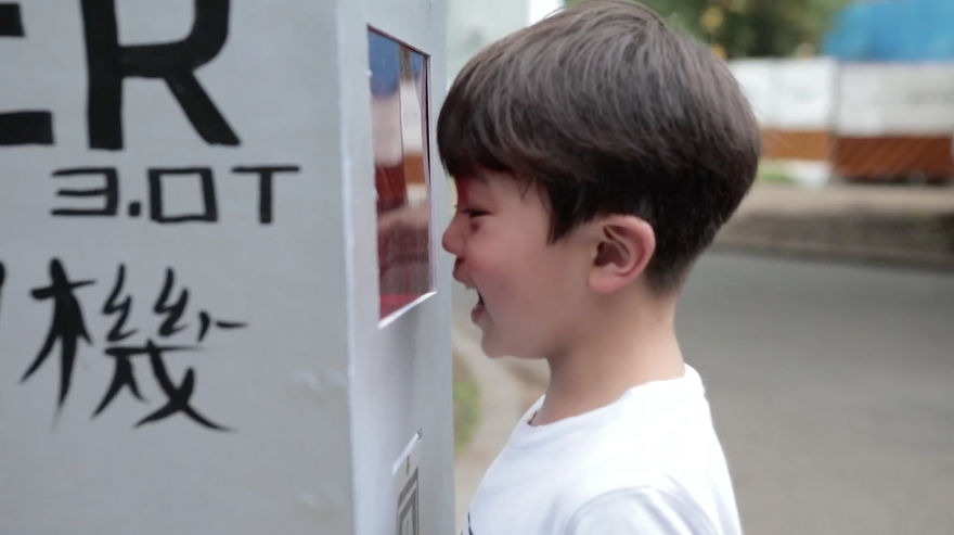 I Built A Drawing Vending Machine On My Trip To Japan