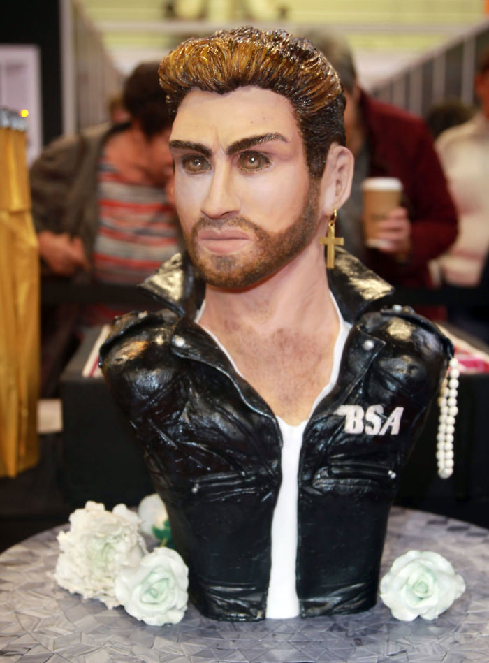 Confectioners Make Amazing Cakes On Display In London And You Would Not Have The Guts To Eat Them