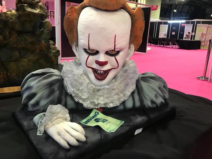 Confectioners Make Amazing Cakes On Display In London And You Would Not Have The Guts To Eat Them