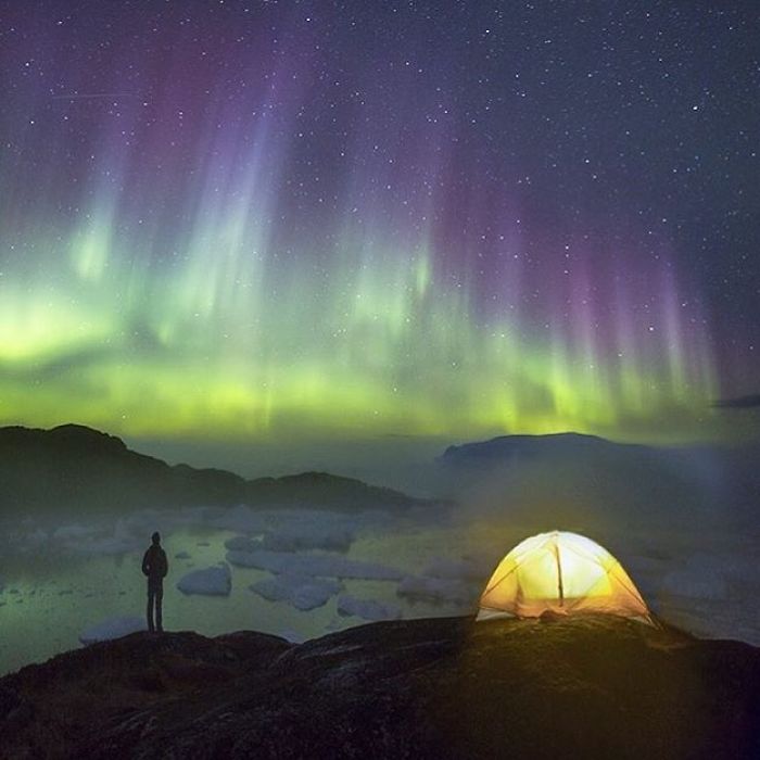 This Woman Has Fun On Instagram With Photos Of People Pretending To Sleep In The Middle Of Nowhere