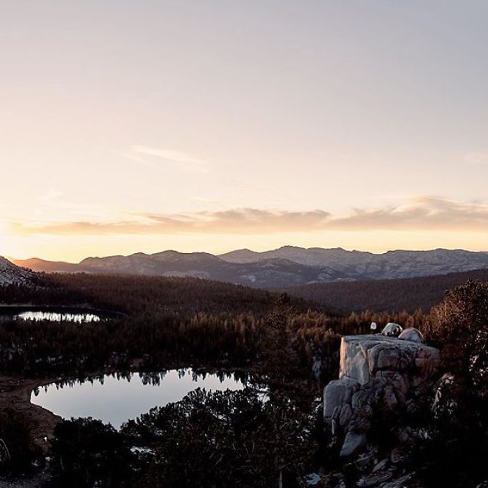 This Woman Has Fun On Instagram With Photos Of People Pretending To Sleep In The Middle Of Nowhere