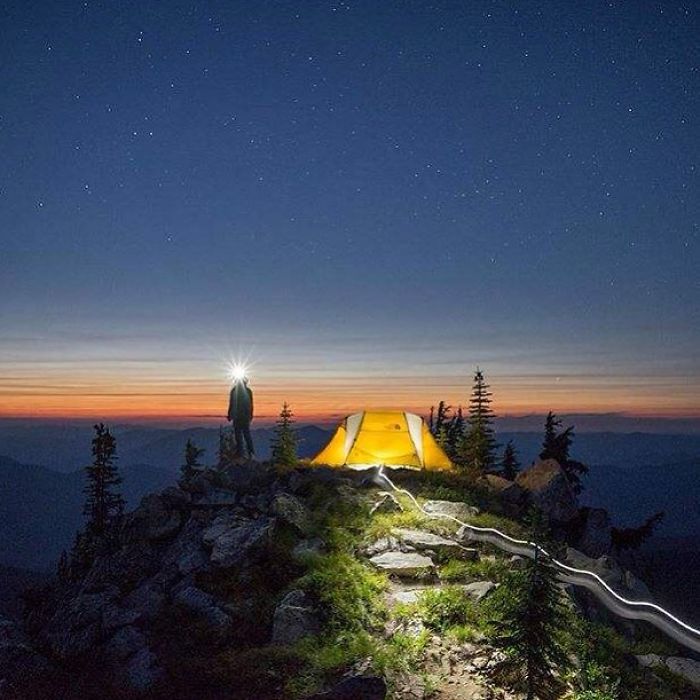 This Woman Has Fun On Instagram With Photos Of People Pretending To Sleep In The Middle Of Nowhere