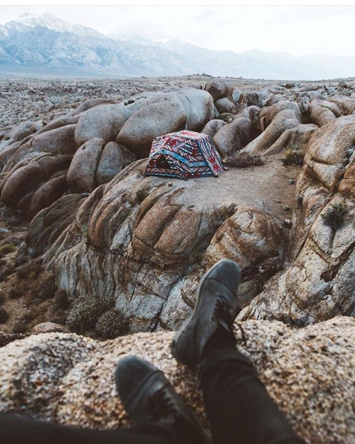 This Woman Has Fun On Instagram With Photos Of People Pretending To Sleep In The Middle Of Nowhere