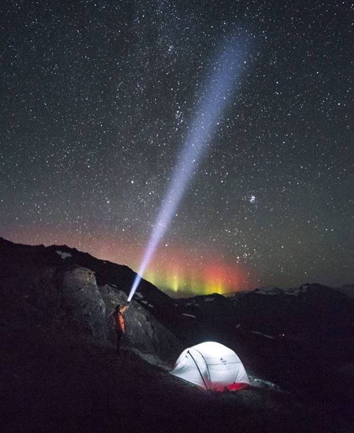 This Woman Has Fun On Instagram With Photos Of People Pretending To Sleep In The Middle Of Nowhere