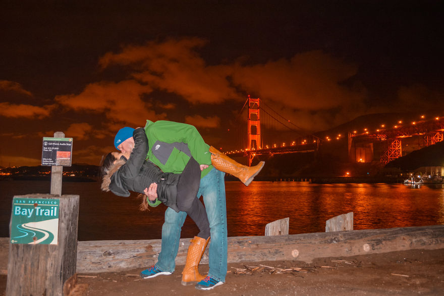 Couple Living 8,000 Miles Apart Keep Meeting Halfway For 3 Years To Take The Same Adorable Picture But Then He Decides To Change Things Up