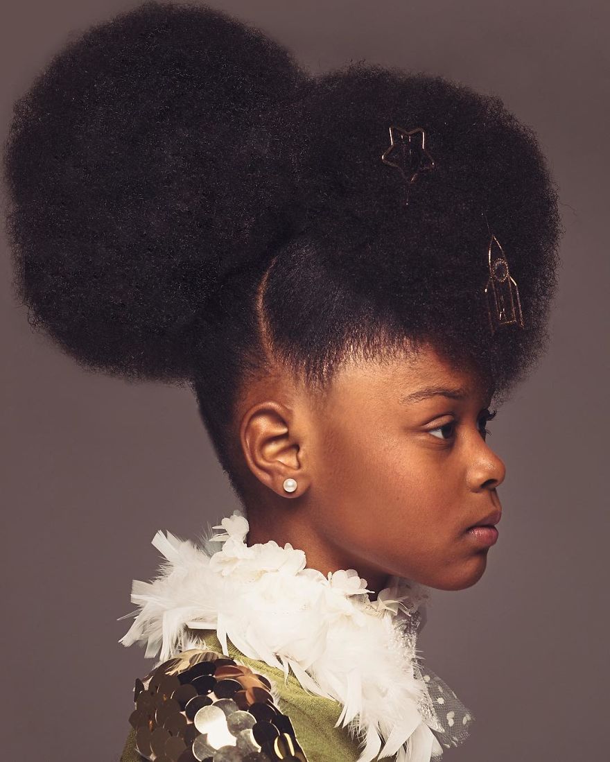 Baroque-Inspired Portraits Of Black Girls Highlight Their Amazing Natural Hair So Other Girls Would Stop Hiding It Baroque-Inspired Portraits Of Black Girls Highlight Their Amazing Natural Hair So Other Girls Would Stop Hiding It