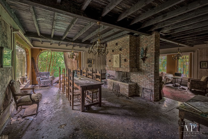 I Photographed This Abandoned House