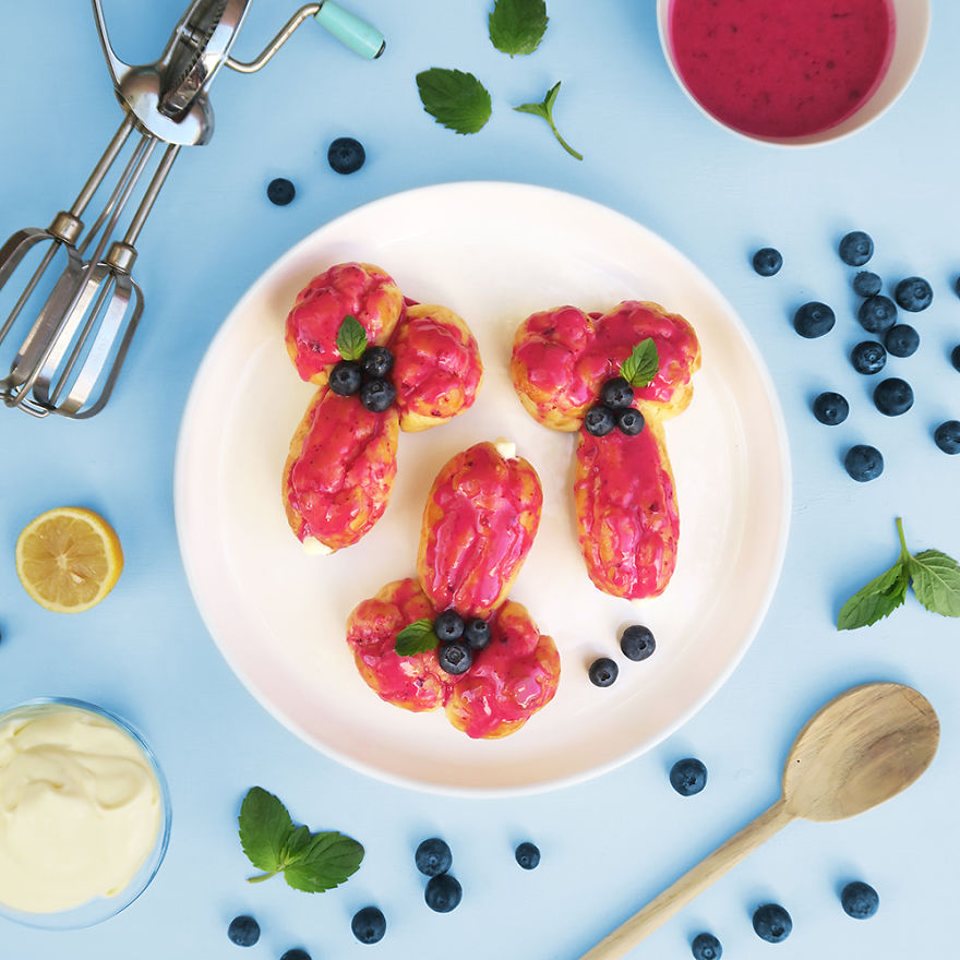 Blueberry Creamed Puffs