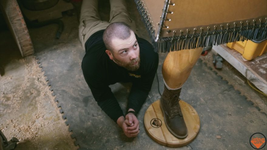 Guy Builds A Manly "Christmas Story" Leg Lamp And Here's How He Did It