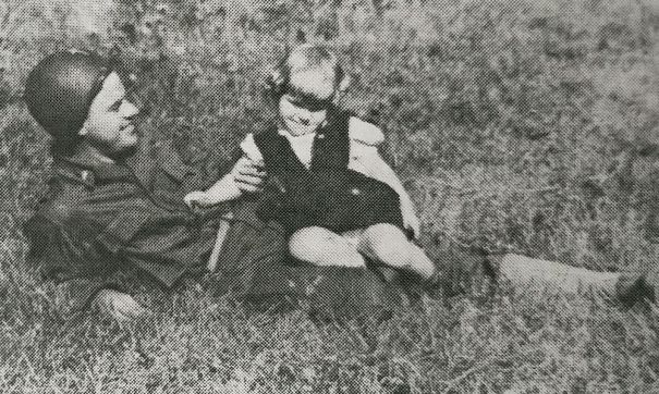 This Is My Grandpa On Military Base Housing With His Oldest Daughter, My Aunt