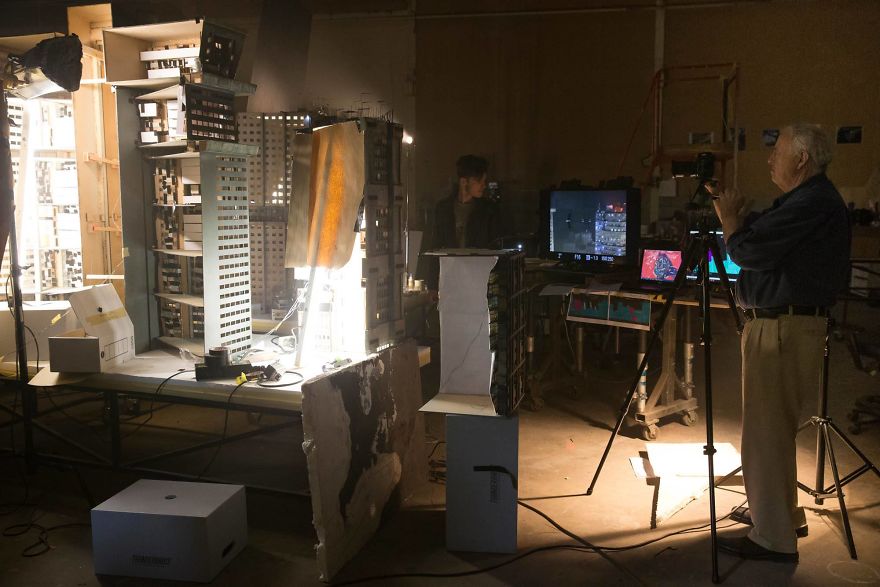 You’ll Probably Never Look At Movies The Same Once You See These Miniature Film Sets Used For Blade Runner 2049 You’ll Probably Never Look At Movies The Same Once You See These Miniature Film Sets Used For Blade Runner 2049