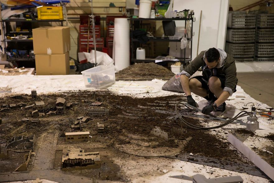 You&rsquo;ll Probably Never Look At Movies The Same Once You See These Miniature Film Sets Used For Blade Runner 2049