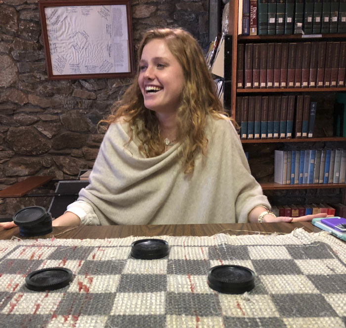 “Every Thanksgiving My Little Cousin Challenges Me To Checkers. I’ve Been Documenting Her Defeat For The Past 9 Years”