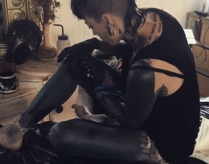 Tattoo Artist Gets Accused Of Racism For Tattooing Her Entire Body In Black