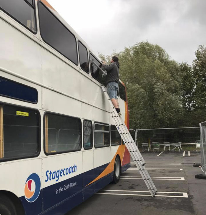 Woman Transforms Double-Decker Bus Into Shelter For Homeless, And Here's How It Looks From Inside