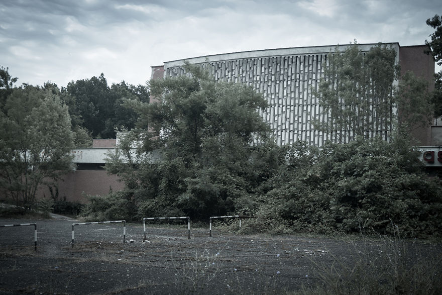 The Abandoned Cinema "Cosmos"