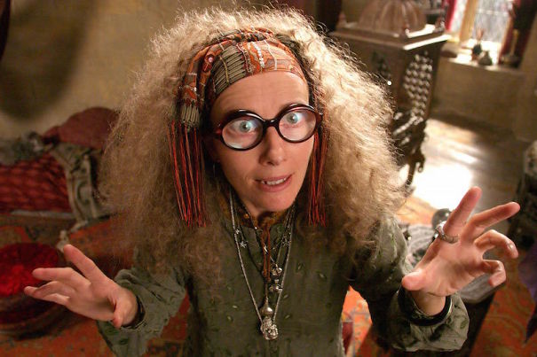 emma-thompson-professor-trelawney-5a1d39fe54261.jpg