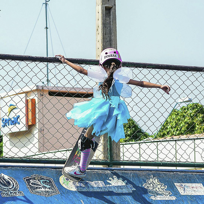 Little Brazilian Girl Goes Viral After Landing Unbelievable Tricks On Her Skateboard While Dressed As A Fairy Princess Little Brazilian Girl Goes Viral After Landing Unbelievable Tricks On Her Skateboard While Dressed As A Fairy Princess