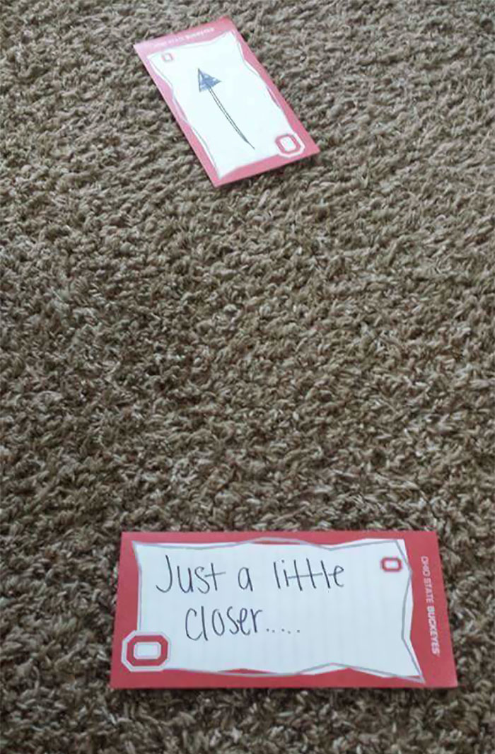 guy-surprise-girlfriend-plastic-bottle-notes-6a guy-surprise-girlfriend-plastic-bottle-notes-6a