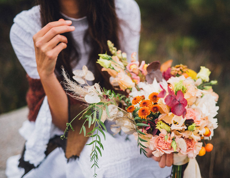 40 Years Later, Daughter Decides To Give Her Mother's Wedding Dress A Second Life