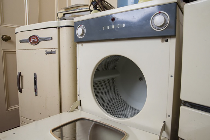 This Elderly Couple Bought Their Household Appliances In 1950s, 50 Years Later They Still Work!