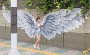 50 Perfectly Timed Photos That Will Mess With Your Head