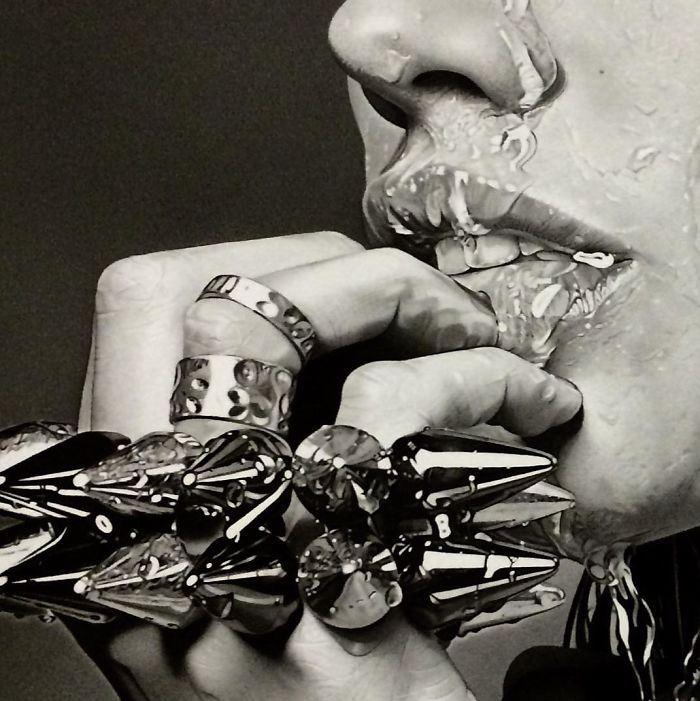 This Japanese Artist's Pencil Drawings Are So Realistic, People Can't Believe They're Not Photographs This Japanese Artist's Pencil Drawings Are So Realistic, People Can't Believe They're Not Photographs