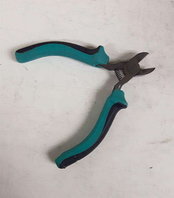 This Tiny Tool Can Make Any Pair Of Headphones Wireless