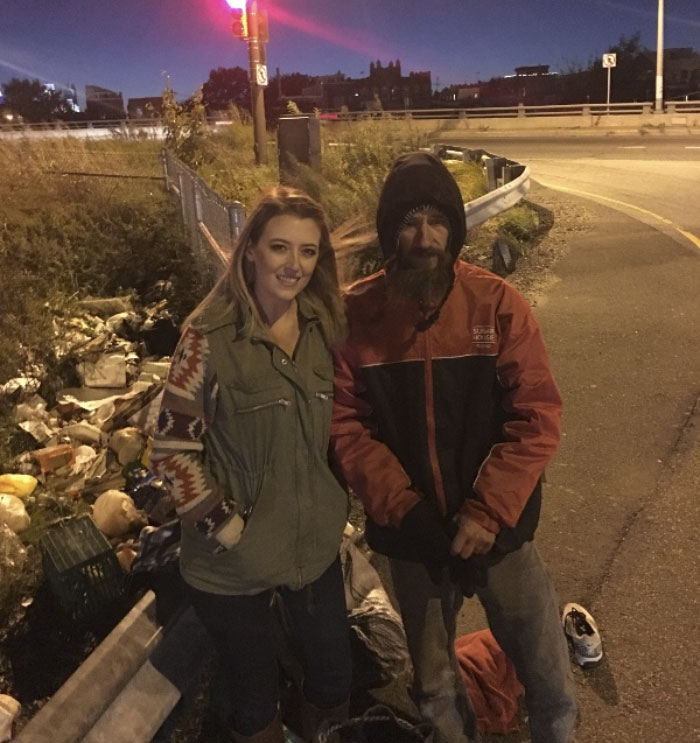 Homeless Veteran Helps Out A Woman By Giving His LAST $20, Does Not Expect It Will Change His Life Forever (UPDATED) Homeless Veteran Helps Out A Woman By Giving His LAST $20, Does Not Expect It Will Change His Life Forever (UPDATED)