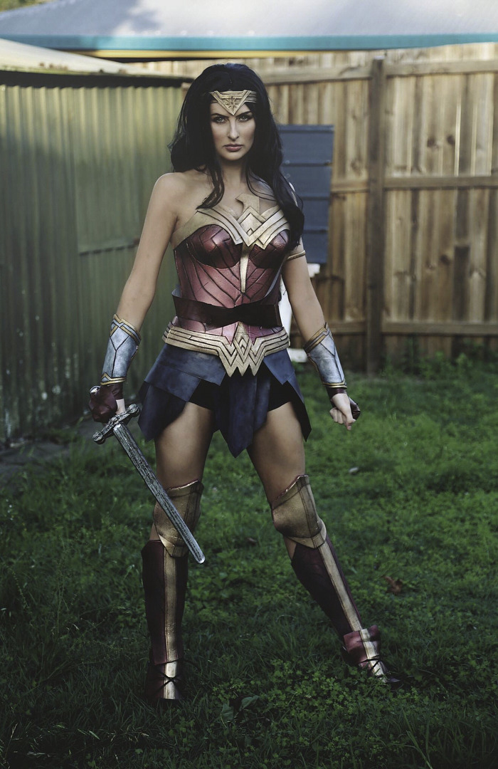 A Real Wonder Woman Spent 50 Hours Making This Costume From A Cheap Yoga Mat And Duct Tape, And The Result Will Amaze You A Real Wonder Woman Spent 50 Hours Making This Costume From A Cheap Yoga Mat And Duct Tape, And The Result Will Amaze You