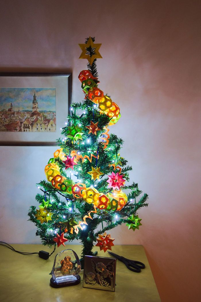 I've Prepared All Decorations By Hand Form Office Sticky Notes ;). Modular Origami Is Great For Making Christmas Tree Decorations.