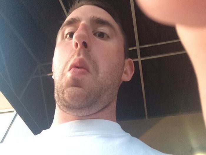 Lol What Happened When I Asked A Stranger To Take A Picture Of My Friends And Me