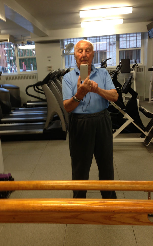 I Found This Picture Of My 90-Year-Old Grandpa On His Phone