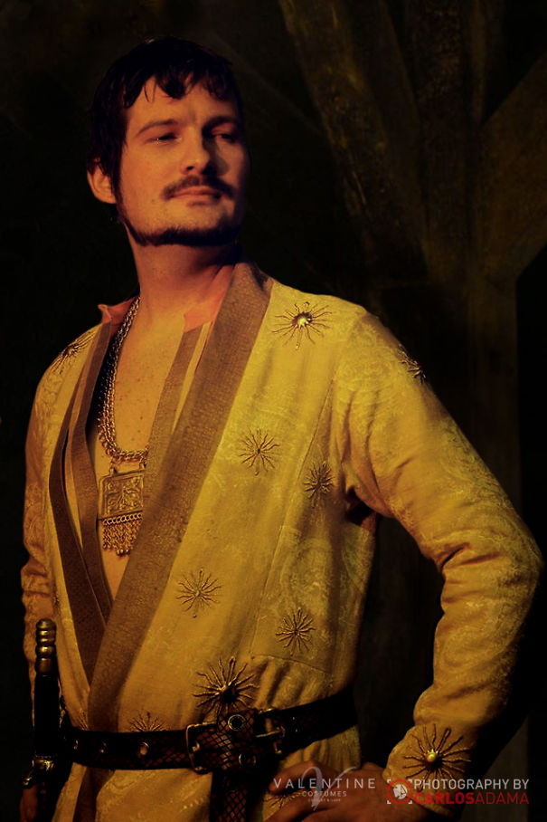 I See Your King Of The North And Margaery Tyrell Cosplays, And Raise You The Red Viper