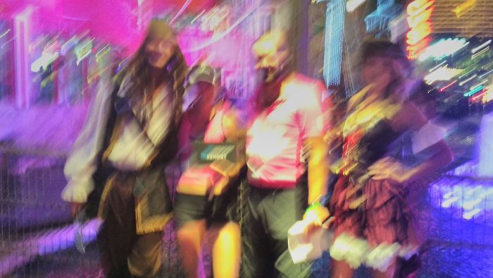 We Asked A Stranger To Take This Pic With Two Real Pirates. In 2017, Who Still Takes Pics Like This?