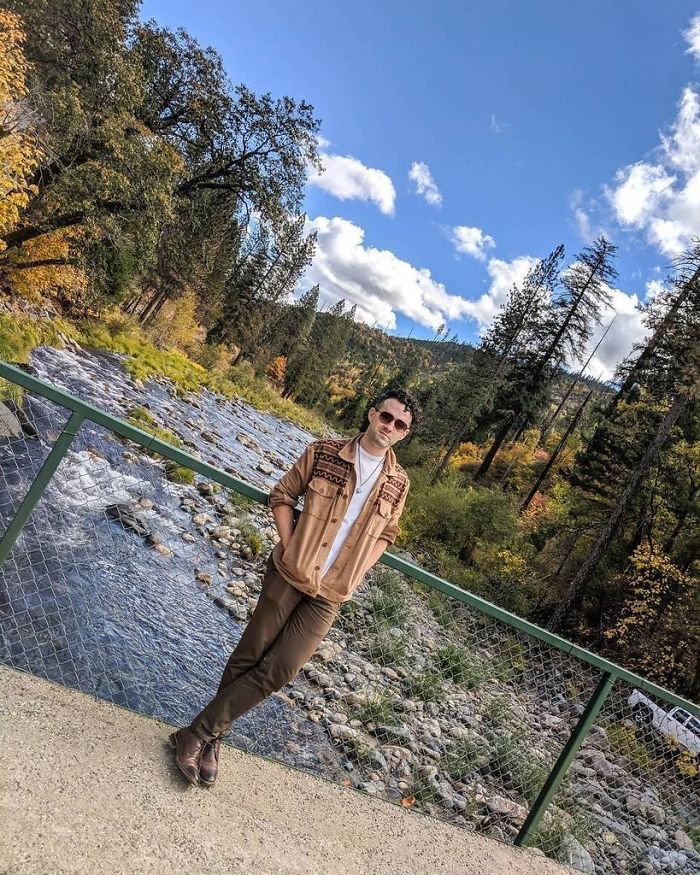 I Asked A Stranger To Take My Picture & This Is How They Took It