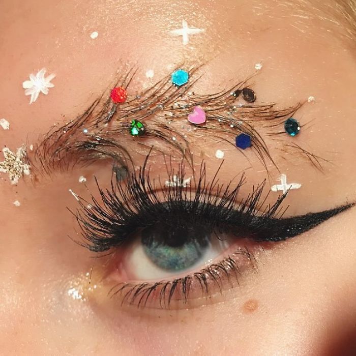 Christmas-Tree-Eyebrows-Taytay_xx