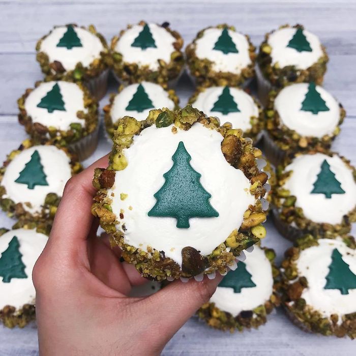 Creative-Holiday-Cupcake-Recipes