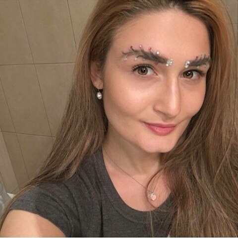 Christmas-Tree-Eyebrows-Taytay_xx