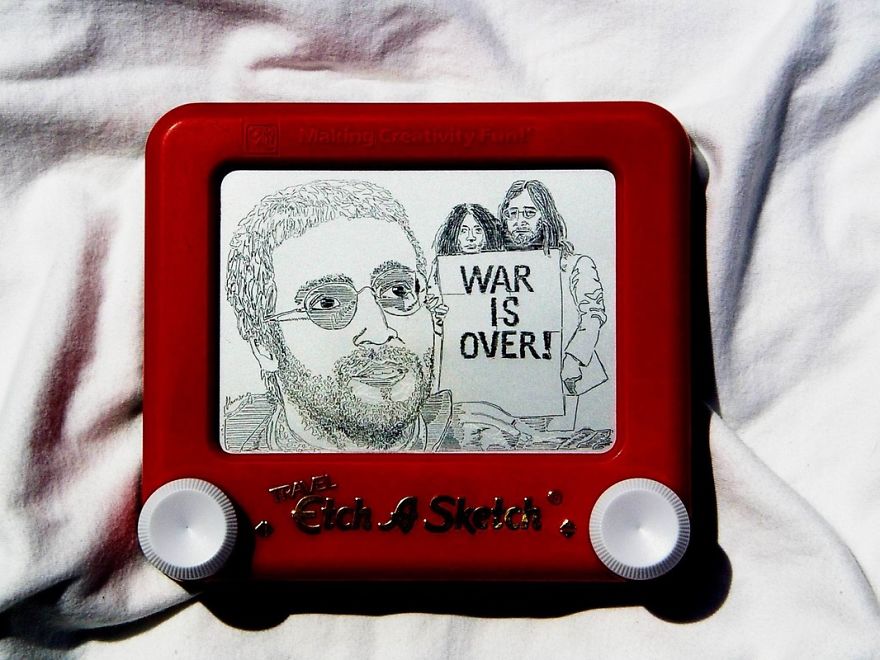 Etch-A-Sketch Artist Creates Mind-Blowing Works By Simply Turning The Dials