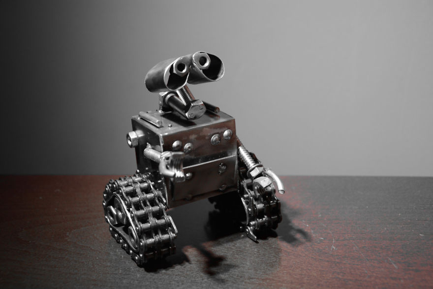 Polish Artist Turns Scrap Metal Into Incredible Sculptures Polish Artist Turns Scrap Metal Into Incredible Sculptures