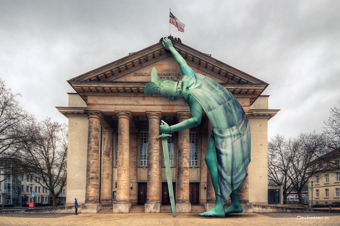 I Made A Walking Monument With Photoshop