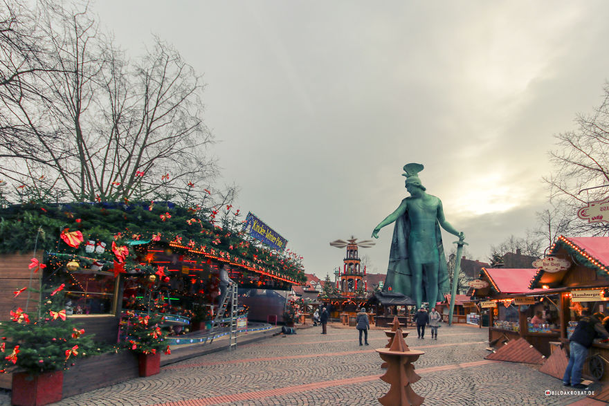 I Made A Walking Monument With Photoshop