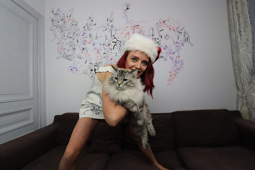 Doodle Woman Turns Her House & Clothes Into A Canvas For Her Doodles